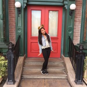 Meet your Posher, Bettina